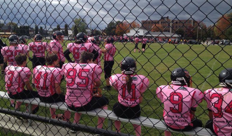 Double-header Win for Patriotes’ Pink Jersey Football