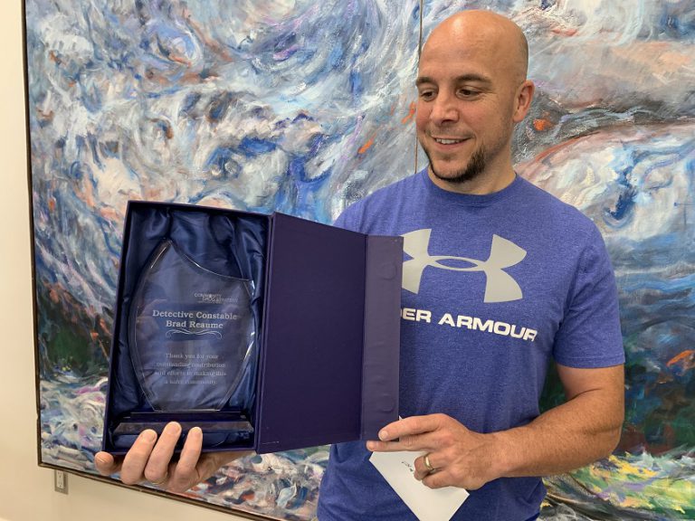 North Bay police officer recognized for his war on opioids