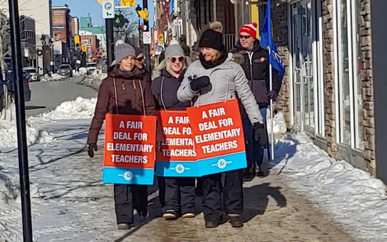 Thursday strike to keep public elementary students out for second straight day