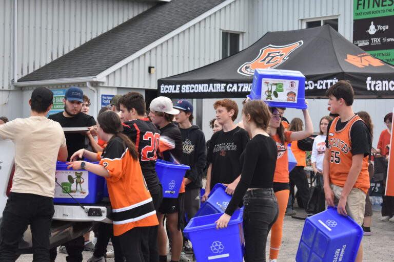 Franco-Cité holding “Une canne ça dépanne” food drive Wednesday