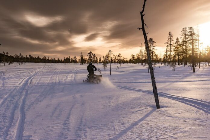 snow mobile